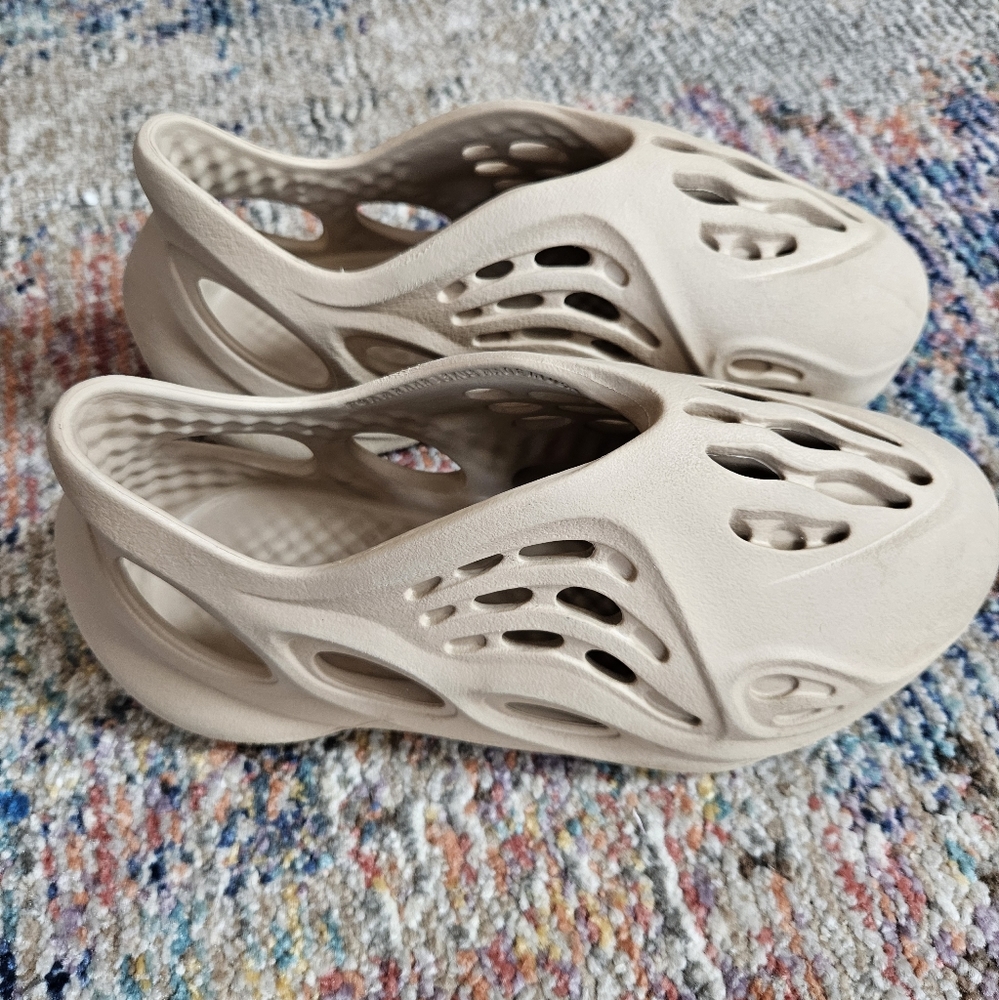 Kid Yeezy Foam Runner